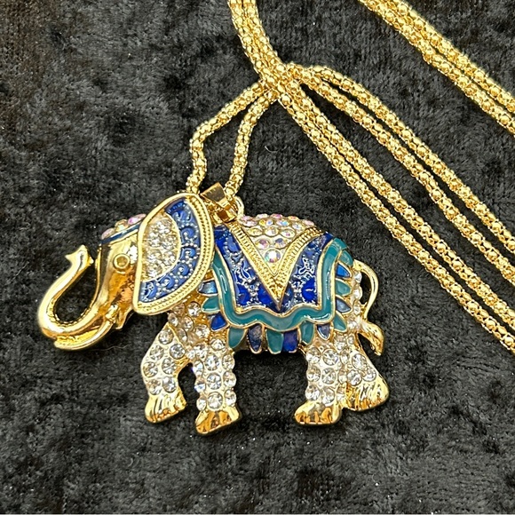 Betsey Johnson Navy and Teal Royal Elephant Pendant Neklace - Picture 5 of 5